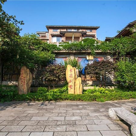 Riverside Retreat Hotel Янгшуо Екстериор снимка