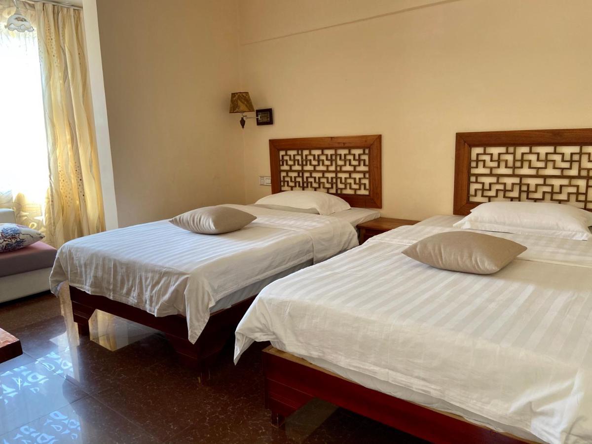 Riverside Retreat Hotel Янгшуо Екстериор снимка