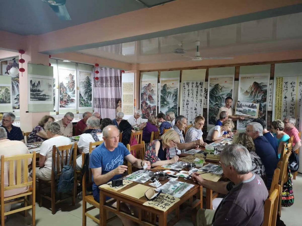 Riverside Retreat Hotel Янгшуо Екстериор снимка